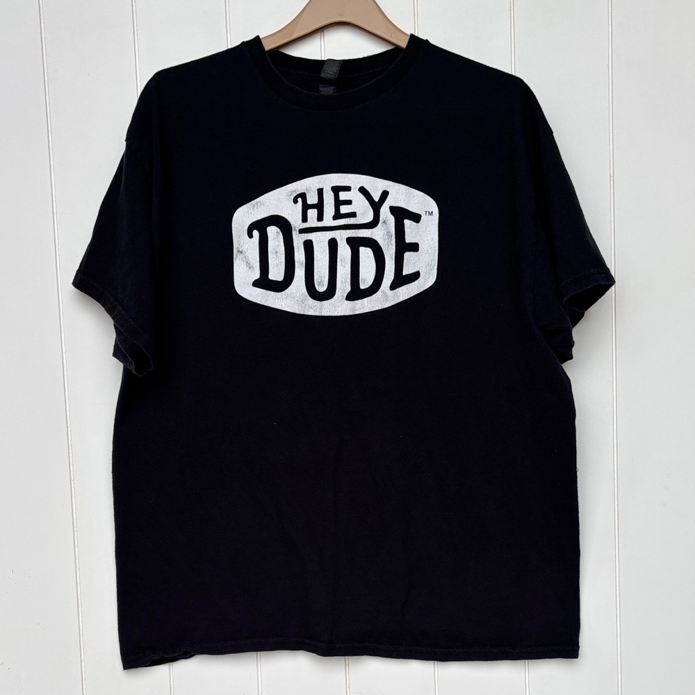 Hey Dude cotton Tee! Men’s xl